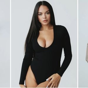 Deep V long-sleeved bramisuit - new with tag XL